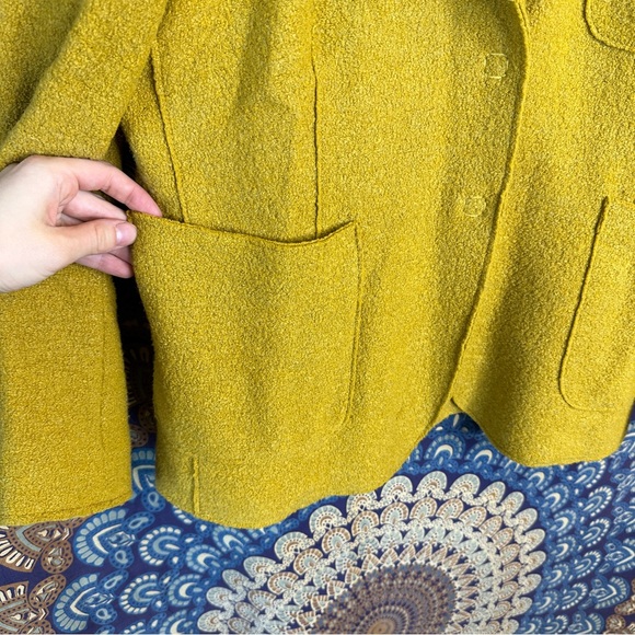 Mustard yellow blazer - Picture 3 of 9